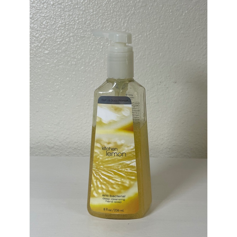 Bath & Body Works RARE Kitchen Lemon‎ Hand Soap Unisex 8oz Yellow Deep Cleansing